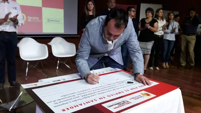 Gobierno de Santander participó en la firma del 'acuerdo por el empleo en Santander'