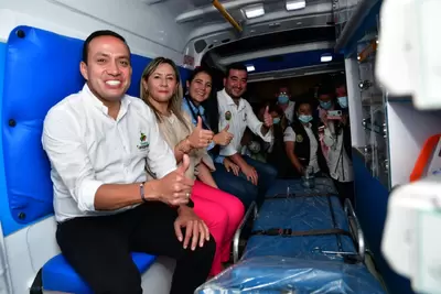 ESE Hospital Regional de Vélez recibió dos ambulancias nuevas para brindar una mejor atención