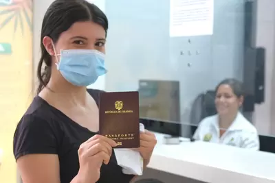 Mujeres santandereanas tramitaron hoy su pasaporte con éxito